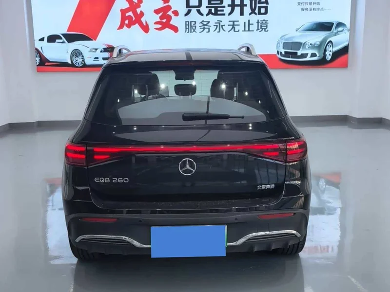 Mercedes-Benz EQB — фото 14