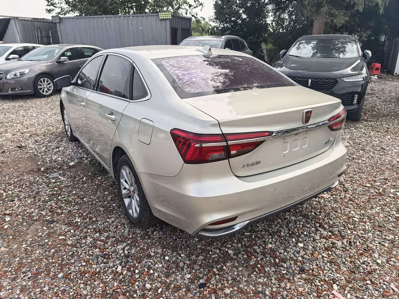 Roewe i6 New Energy — фото 9