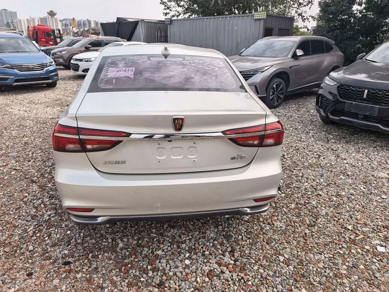 Roewe i6 New Energy — фото 10