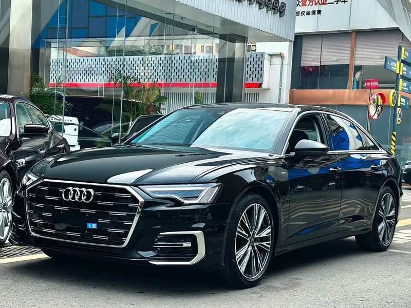 Audi A6L — фото 1