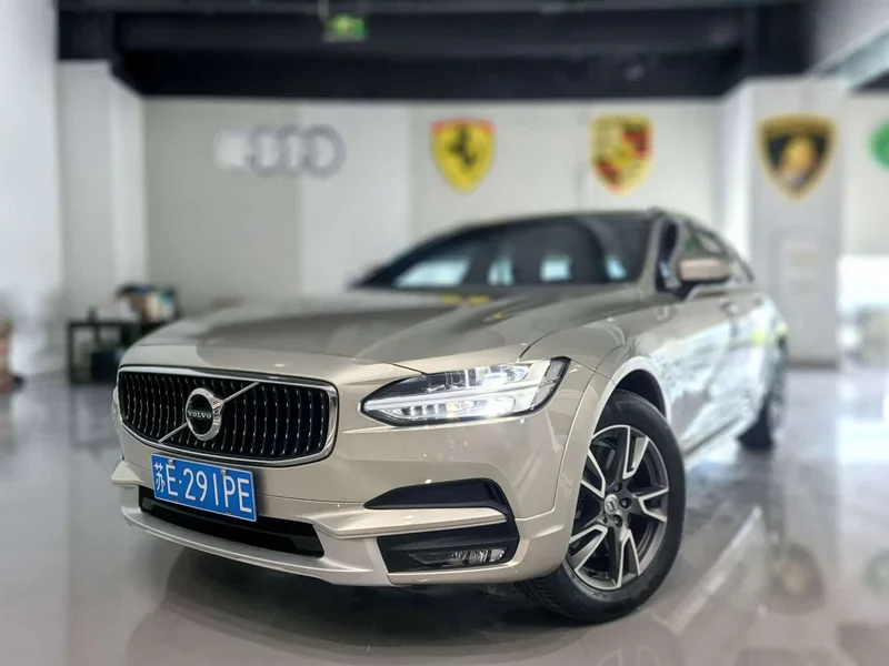 Volvo V90 — фото 1
