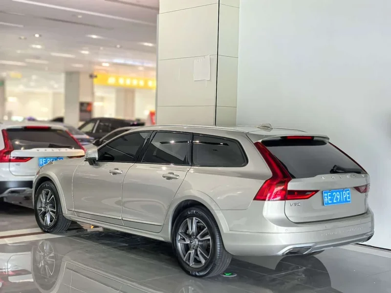 Volvo V90 — фото 2