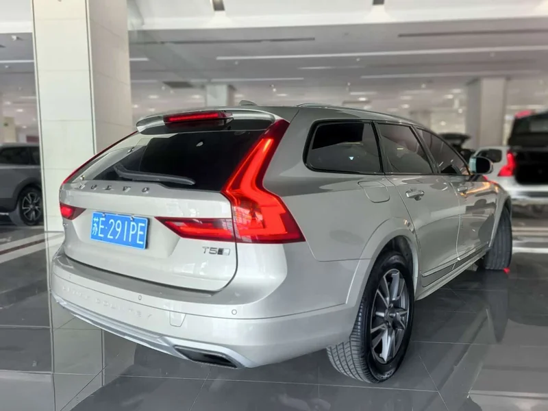 Volvo V90 — фото 4