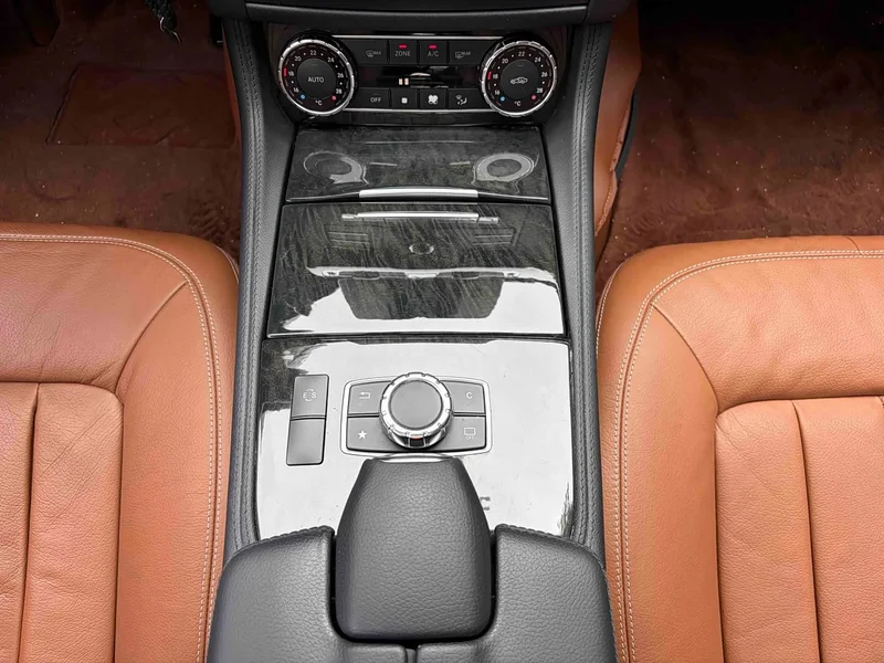 Mercedes-Benz CLS-Class — фото 12