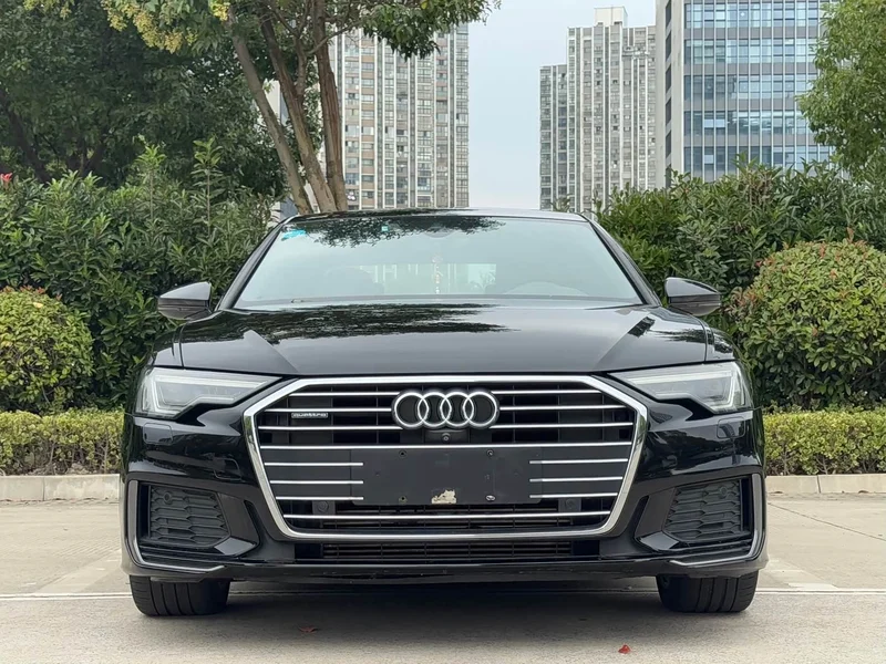 Audi A6L — фото 1