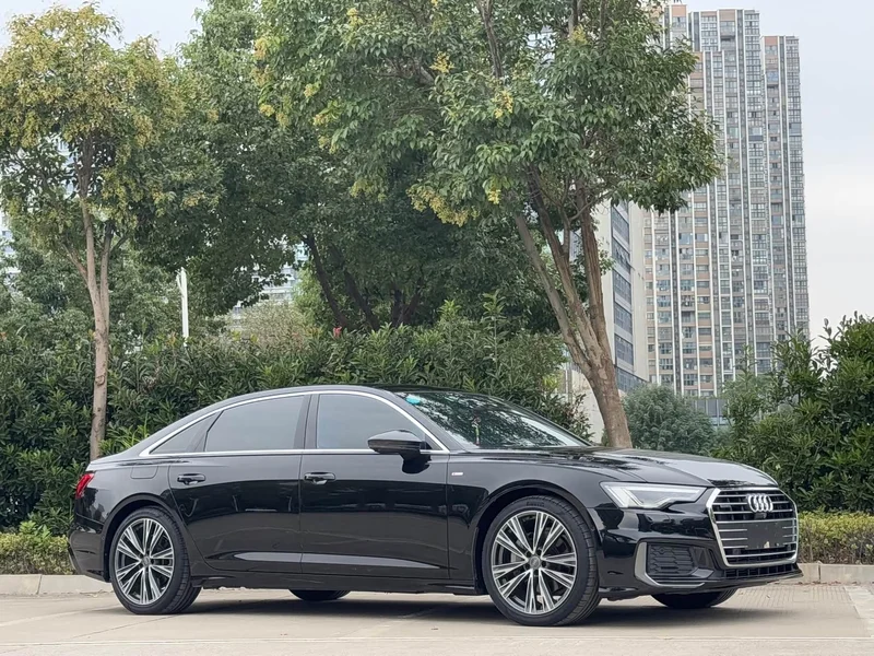Audi A6L — фото 11