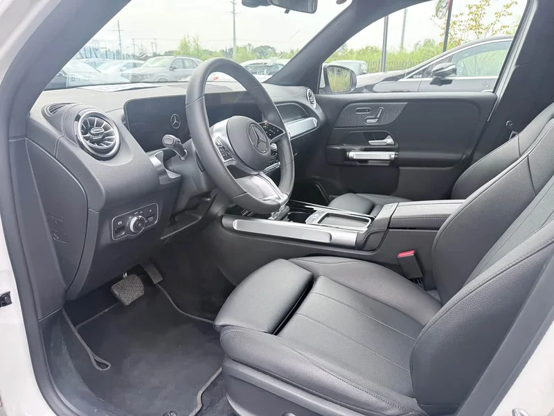 Mercedes-Benz EQB — фото 11