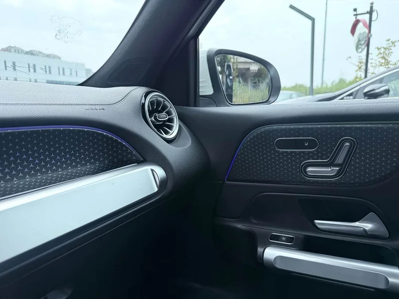 Mercedes-Benz EQB — фото 14