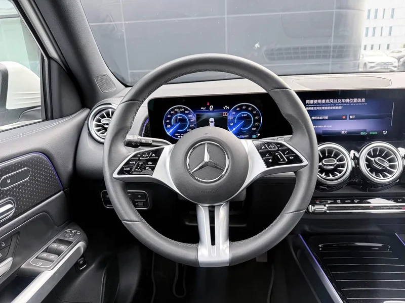 Mercedes-Benz EQB — фото 8