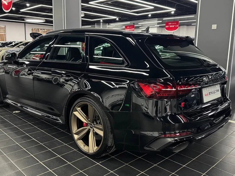Audi RS 4 — фото 4