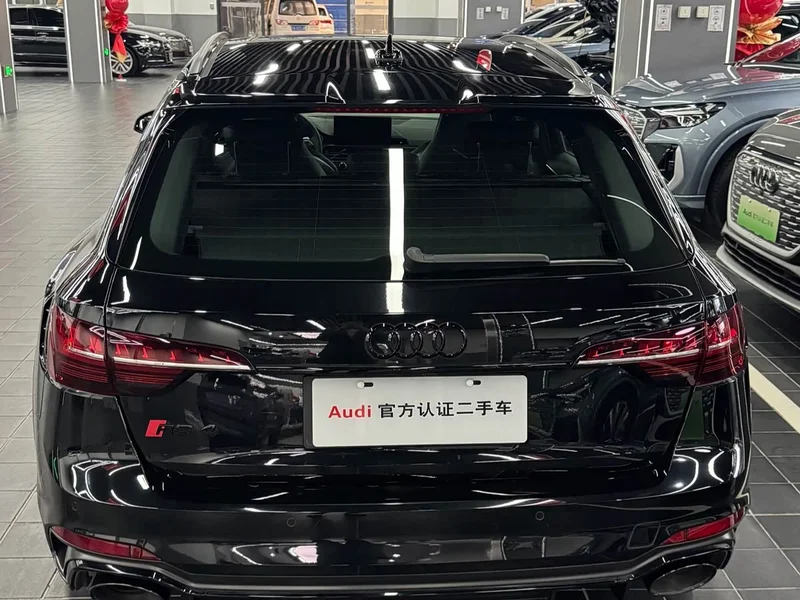 Audi RS 4 — фото 5