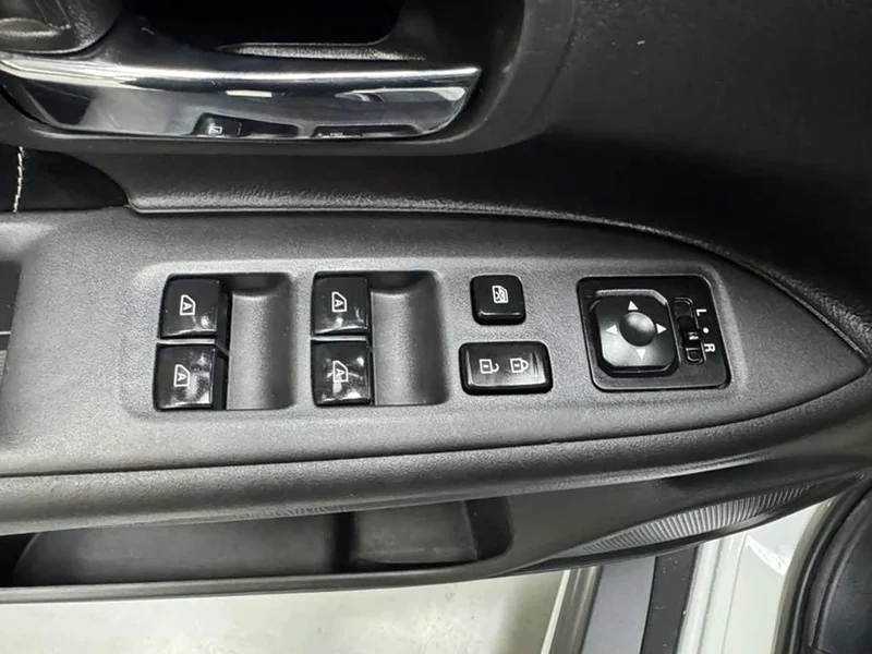 Mitsubishi Outlander — фото 16