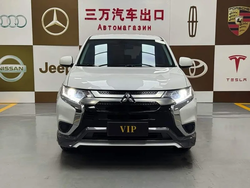 Mitsubishi Outlander — фото 2