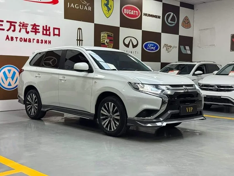 Mitsubishi Outlander — фото 3