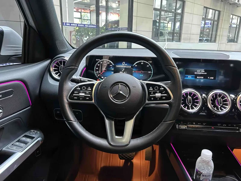 Mercedes-Benz EQB — фото 14