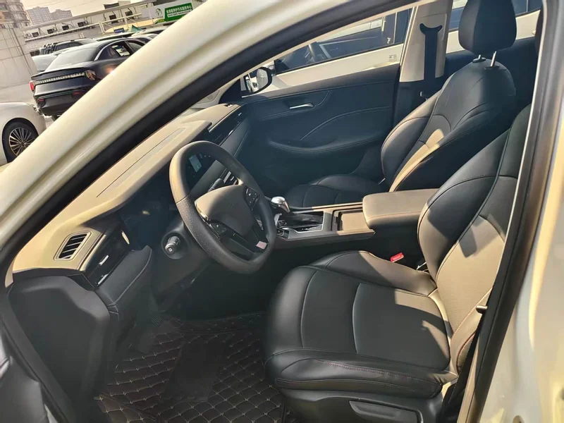 Roewe i5 — фото 6