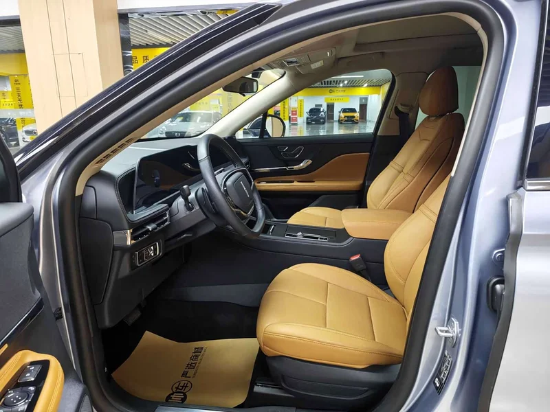 Jeep Renegade — фото 10