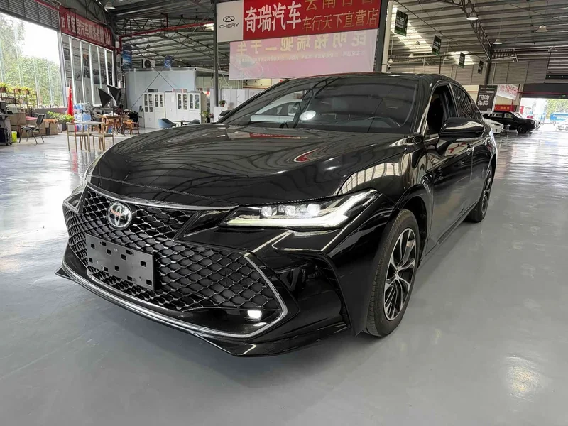Toyota Avalon — фото 1
