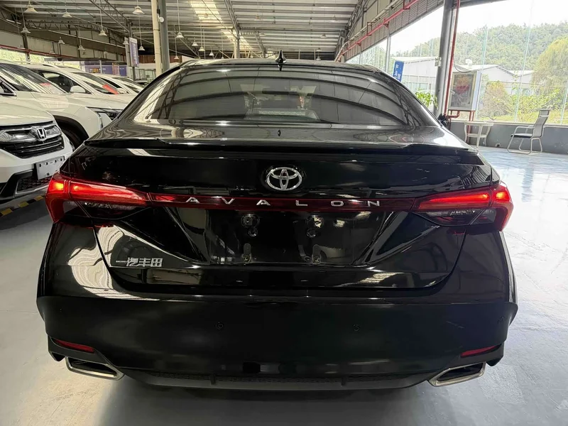 Toyota Avalon — фото 11