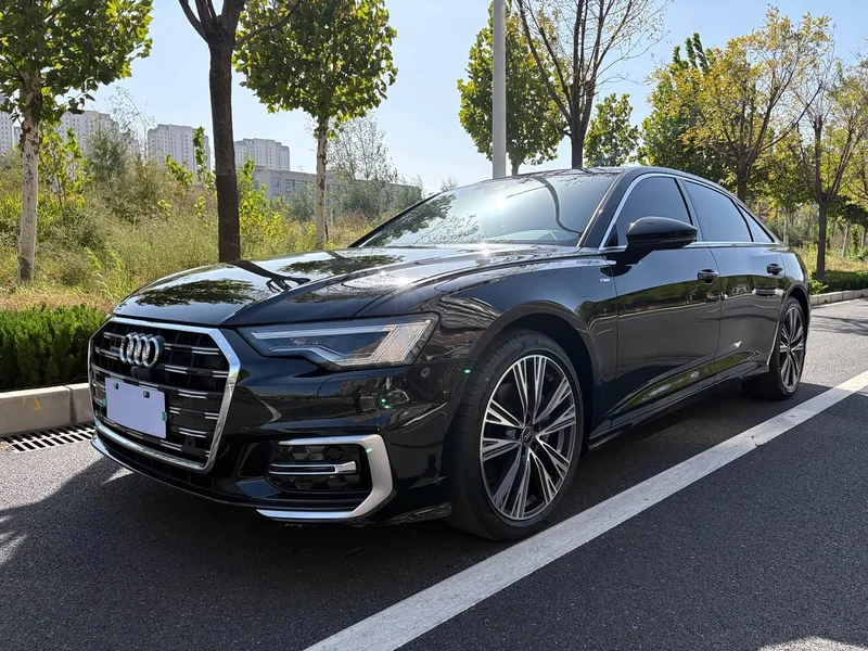 Audi A6L — фото 1