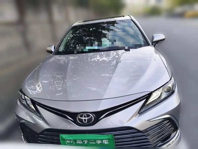 Toyota Camry — фото 2