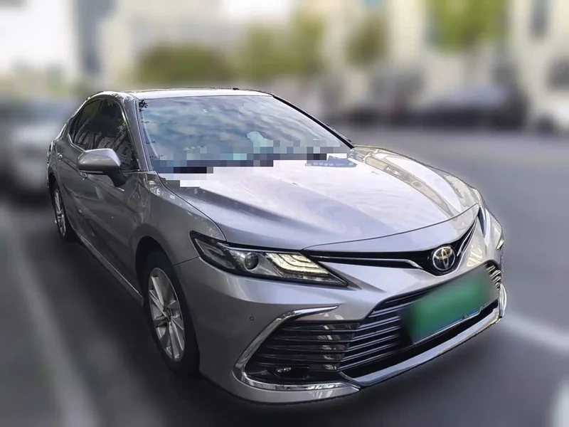Toyota Camry — фото 3
