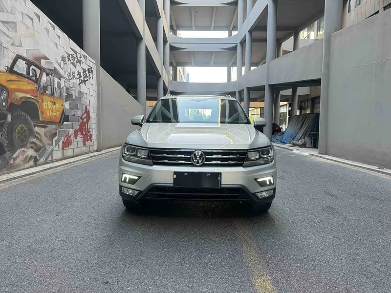 Volkswagen Tiguan L — фото 3