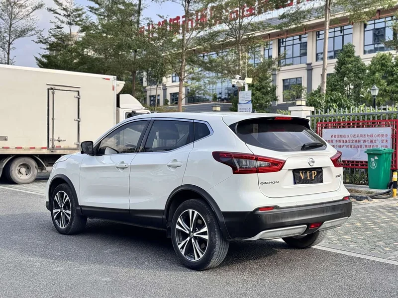 Nissan Qashqai — фото 16