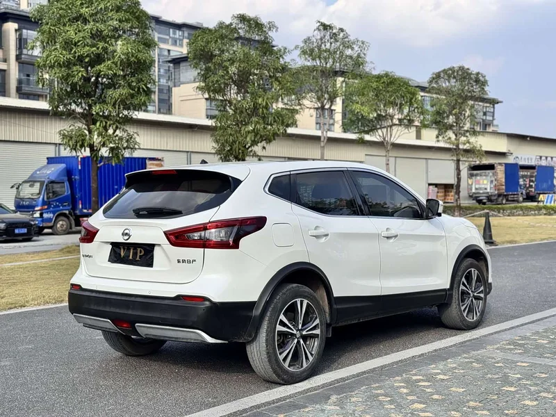 Nissan Qashqai — фото 18