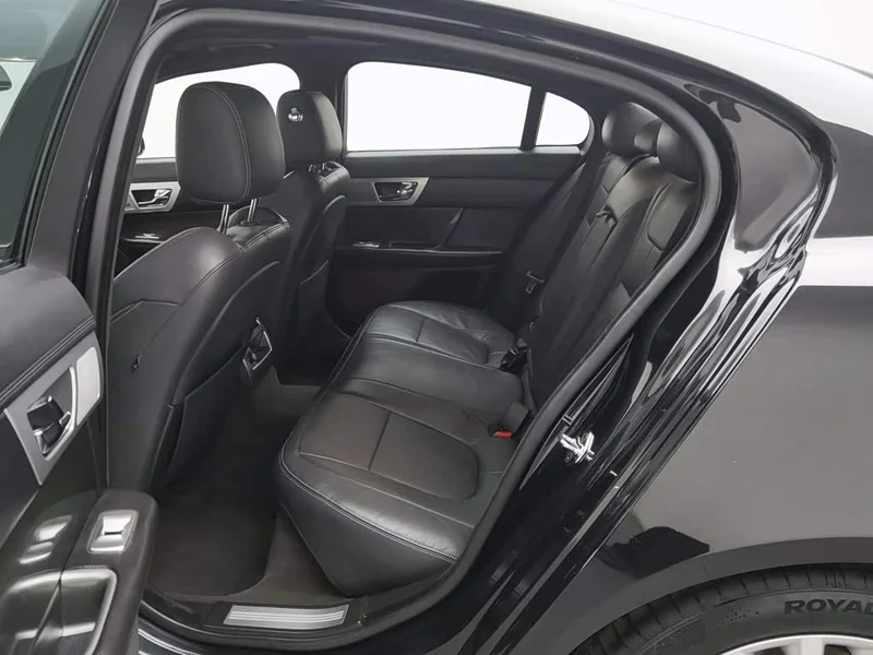 Jaguar XF — фото 15