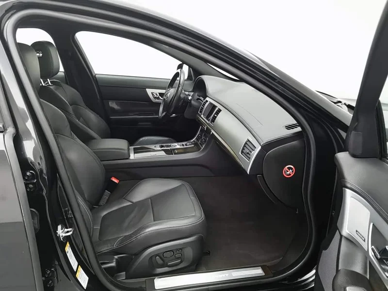 Jaguar XF — фото 23