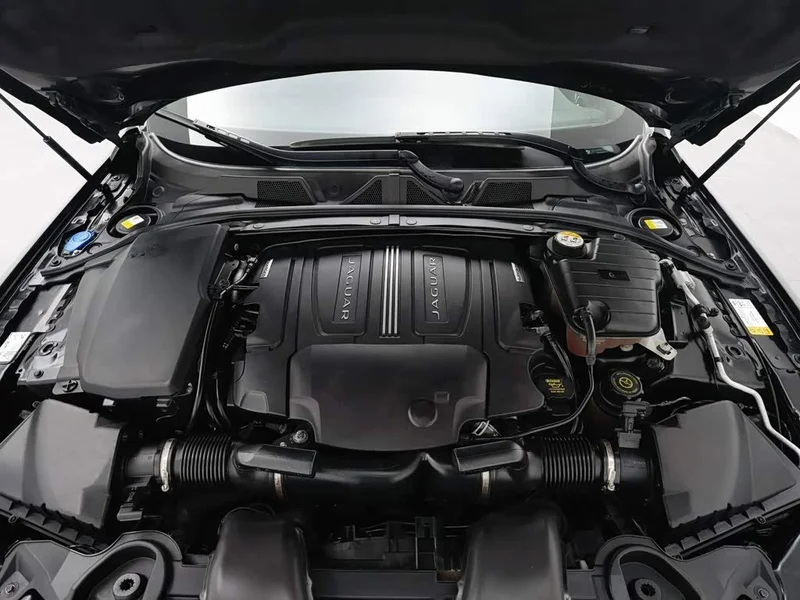 Jaguar XF — фото 6