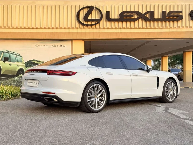 Porsche Panamera — фото 6