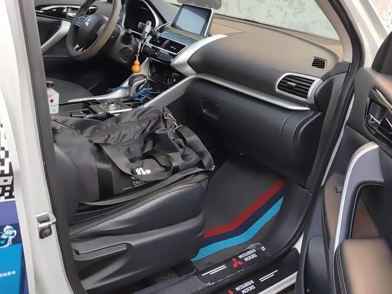 Mitsubishi Eclipse Cross — фото 8