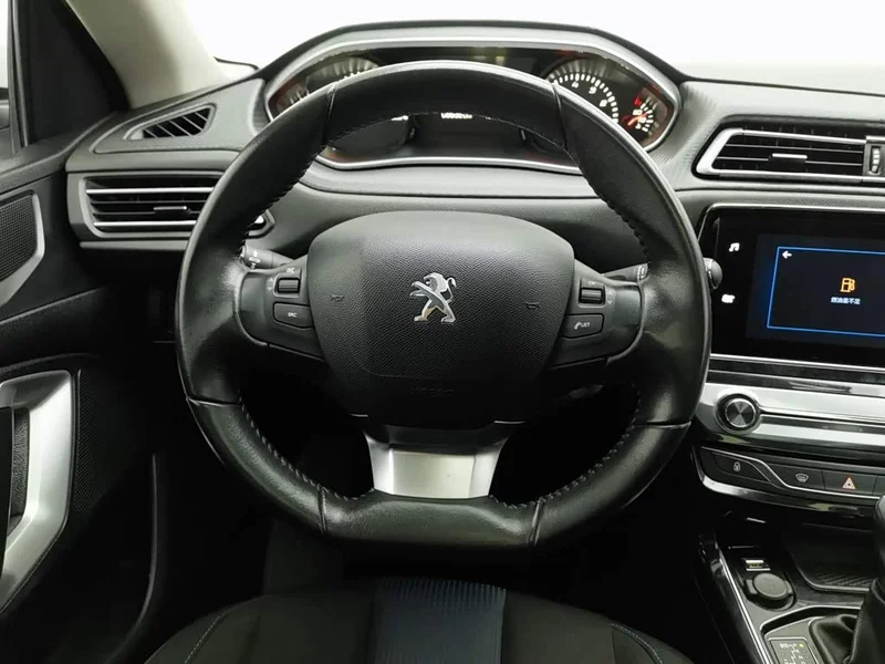 Peugeot 308 — фото 11