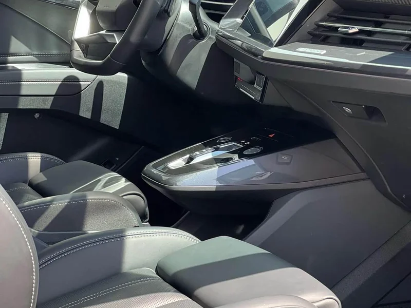 Audi Q4 e-tron — фото 10