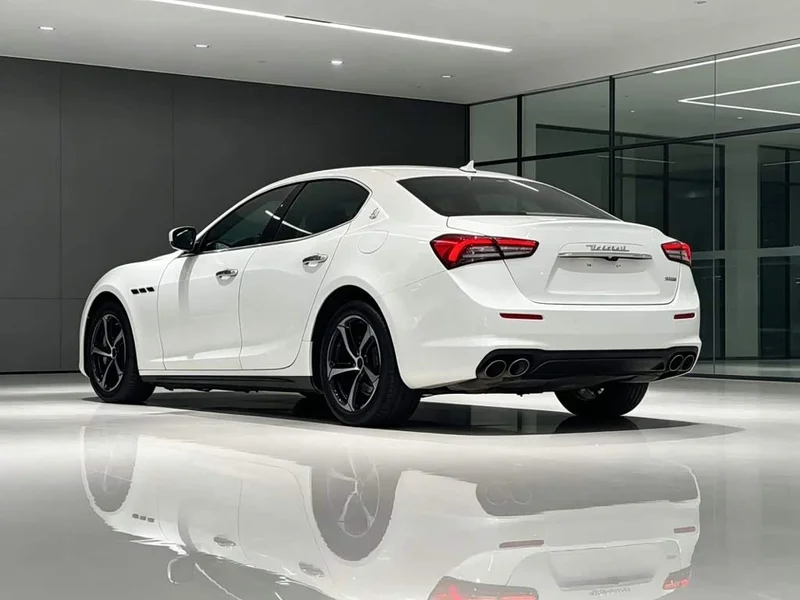 Maserati Ghibli — фото 9