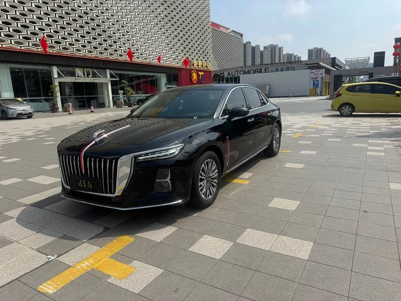 Hongqi H5 — фото 1