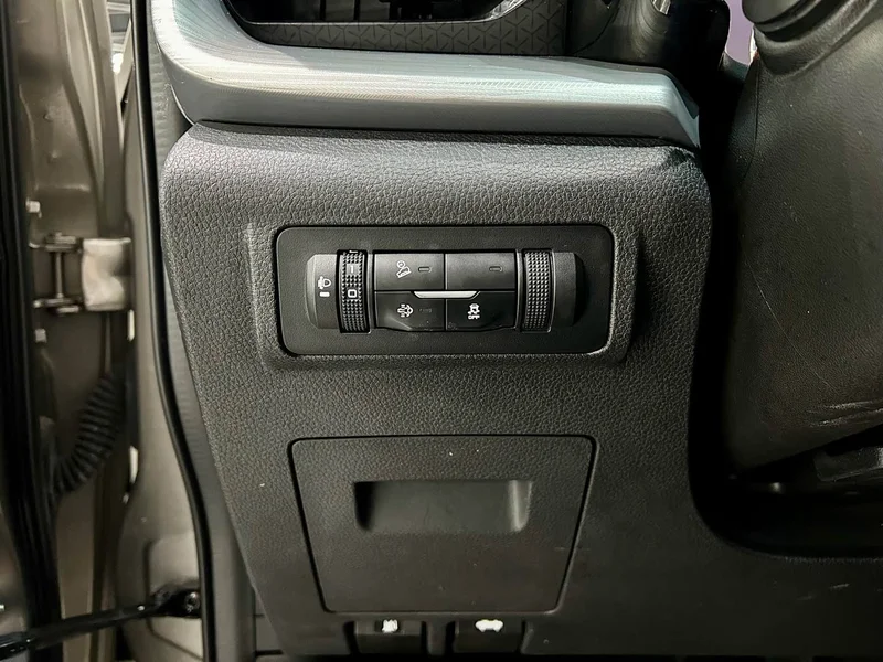 Isuzu D-MAX — фото 19