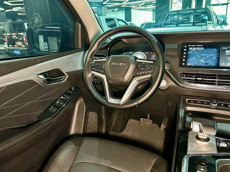 Isuzu D-MAX — фото 21