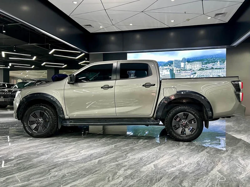 Isuzu D-MAX — фото 8