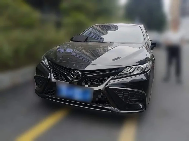 Toyota Camry — фото 2