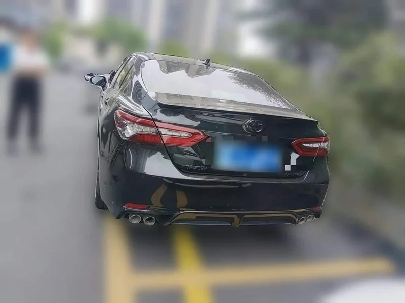 Toyota Camry — фото 3