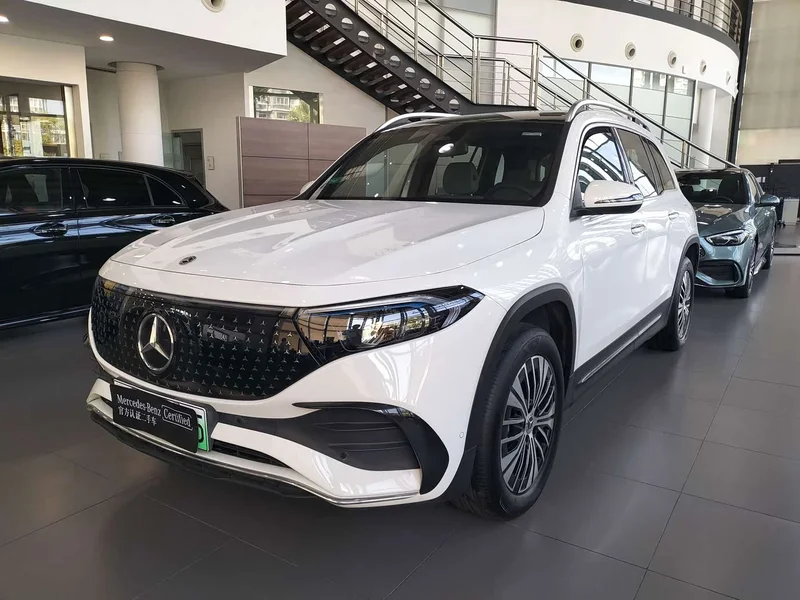 Mercedes-Benz EQB — фото 1