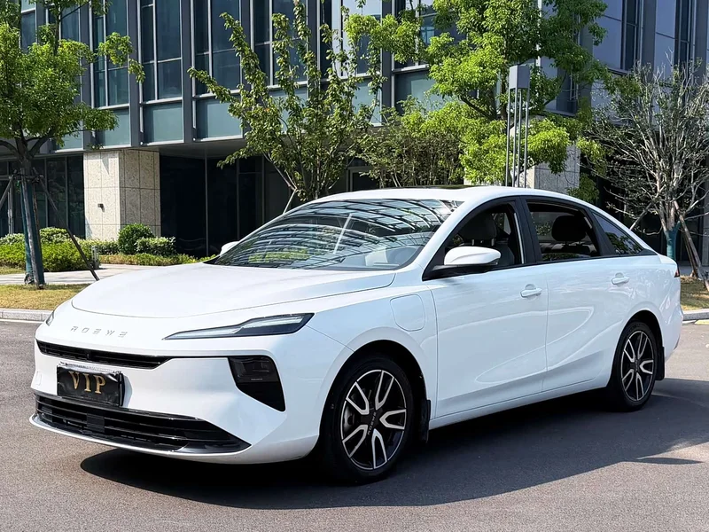 Roewe D6 — фото 1