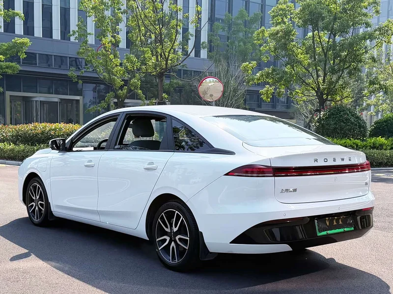 Roewe D6 — фото 11