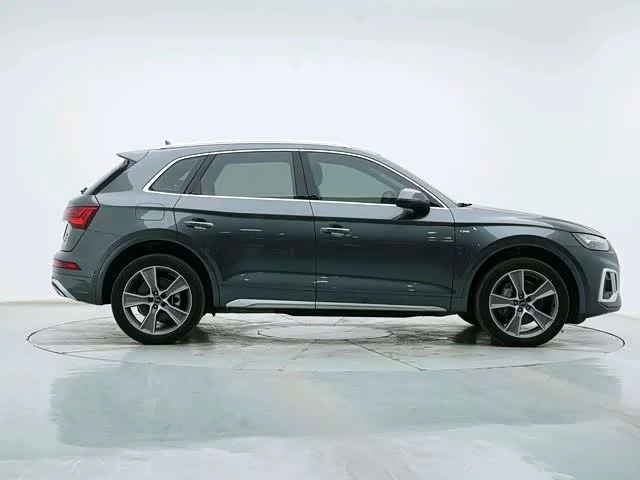 Audi Q5L — фото 8