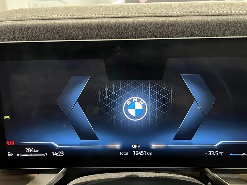 BMW 7-Series — фото 14