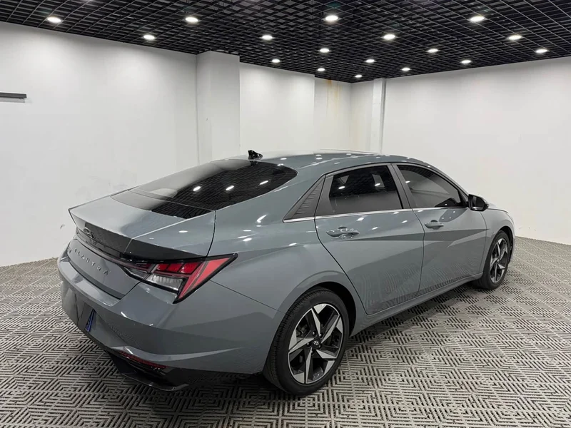 Hyundai Elantra — фото 7