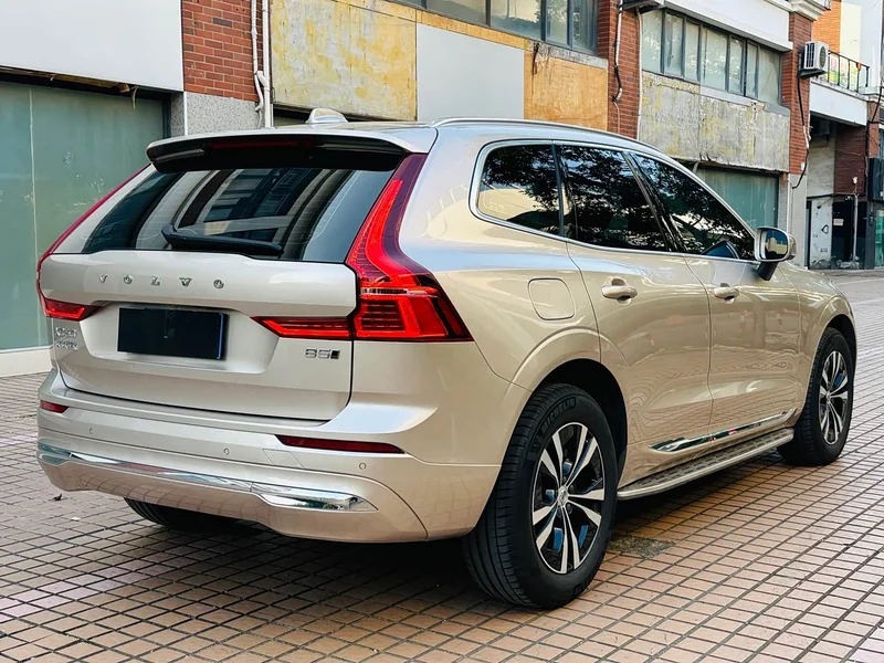 Volvo XC60 — фото 7